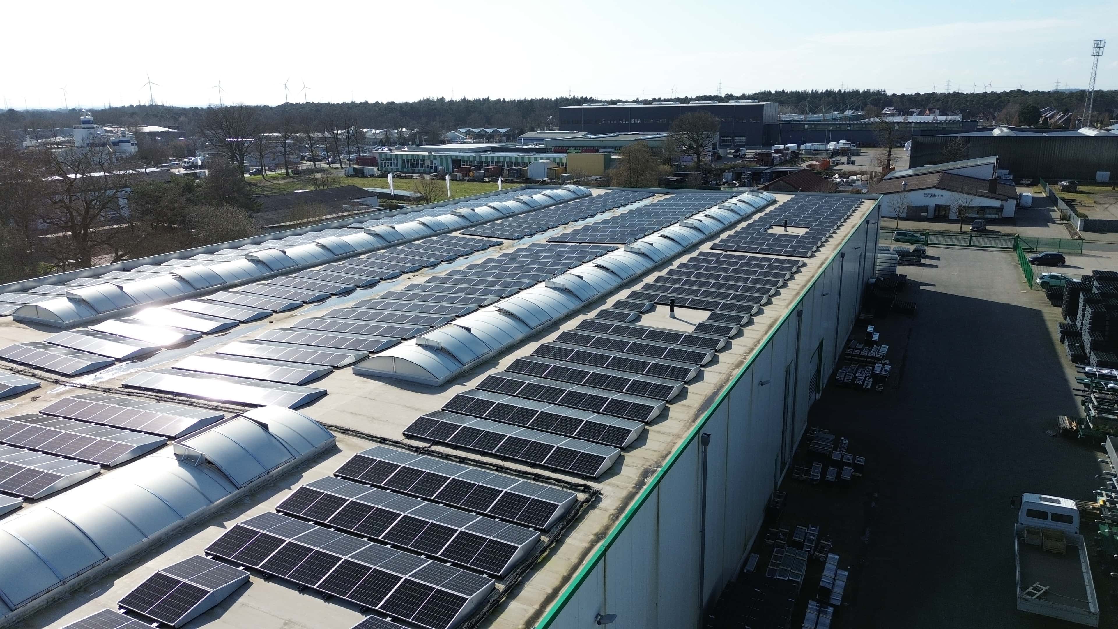 Solarreinigung für Gewerbe & Industrie – Rheine & Münsterland