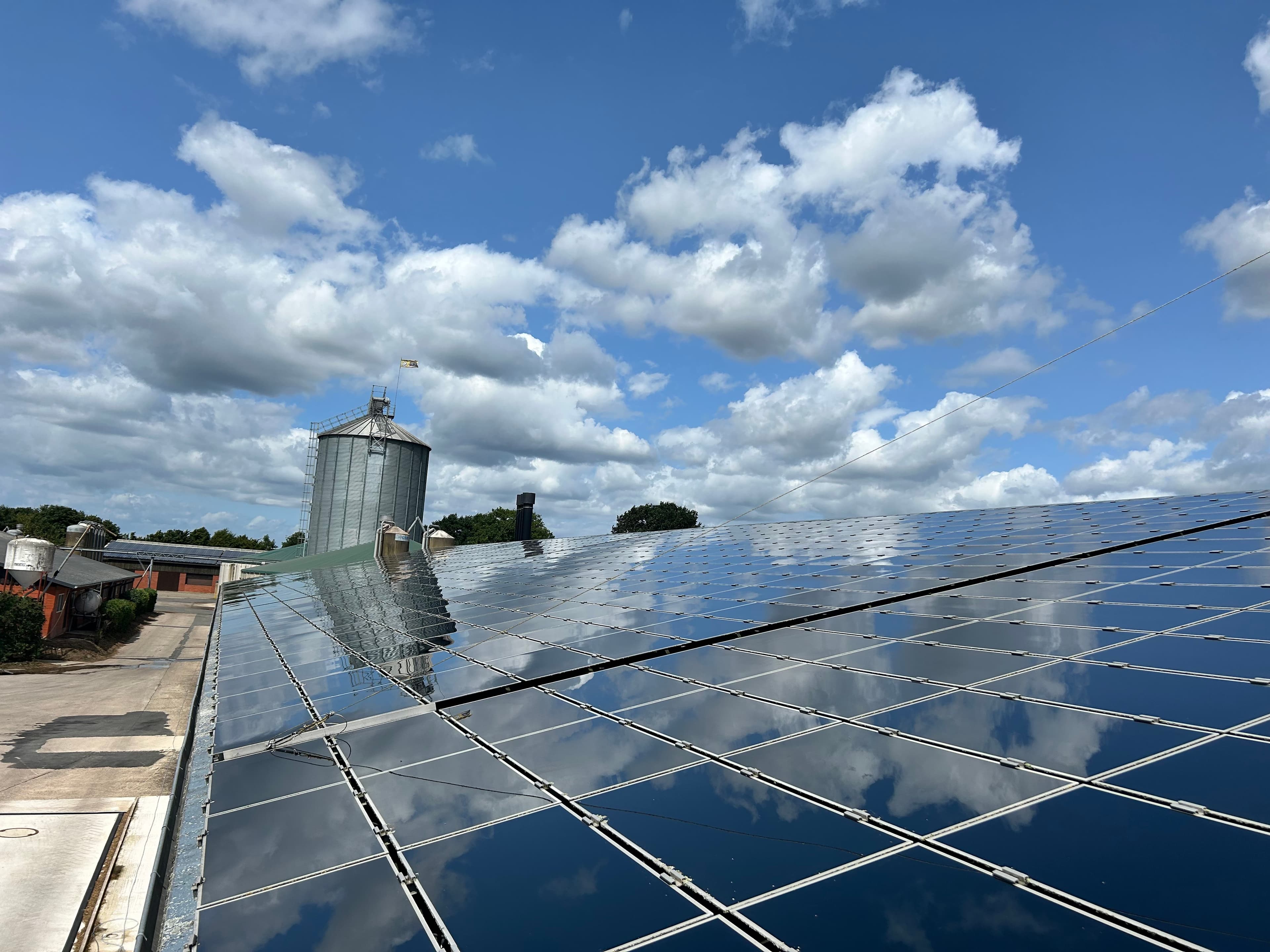 PV-Reinigung Referenzprojekt: Landwirtschaft · 750 m²